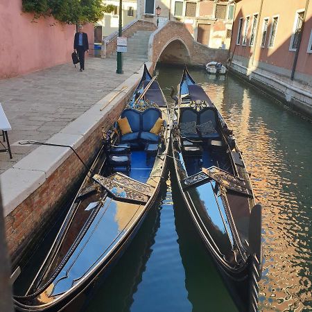 Central Lovely Typical Rooms Rialto Venedig Exteriör bild
